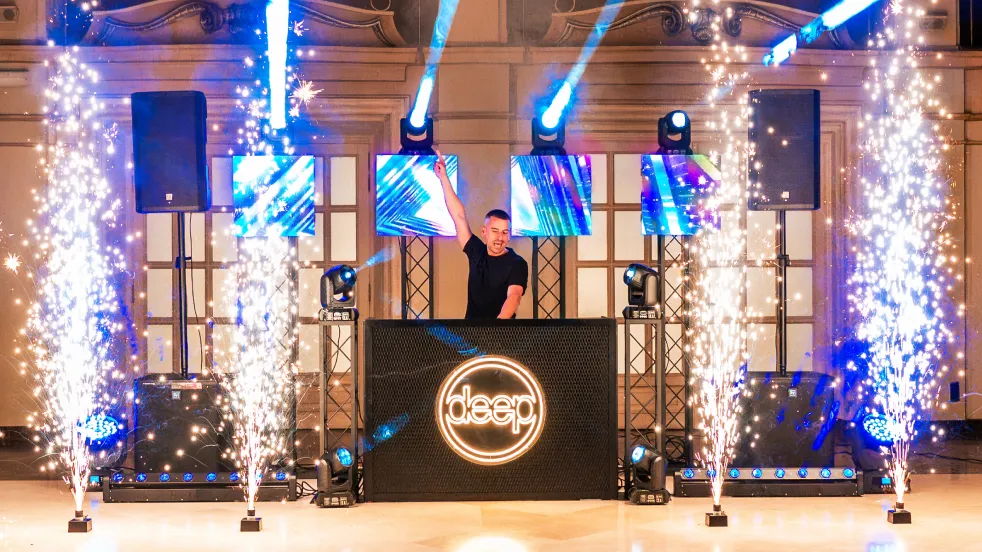 Discomóvil Deep - Sonido e iluminación para eventos